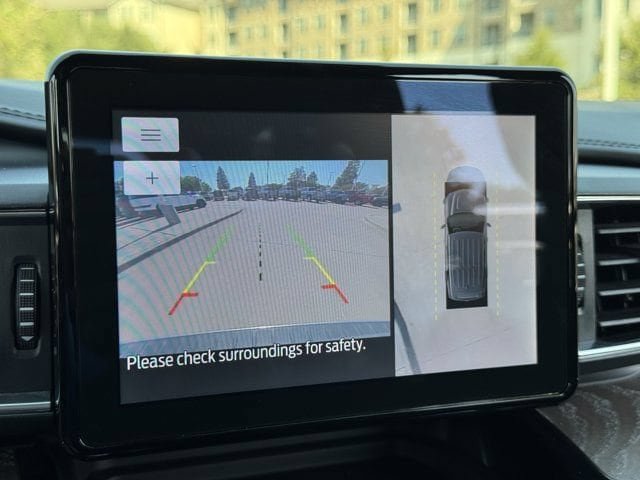 Used 2022 Ford Explorer Platinum w/ Equipment Group 601A RWD image 19