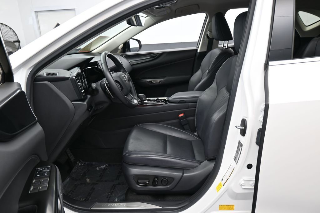 Used 2023 Lexus NX 250 FWD w/ Towing Package (2000 Lbs) image 11