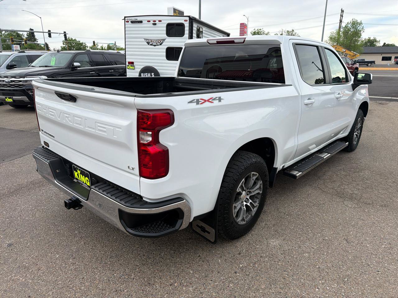 Used 2022 Chevrolet Silverado 1500 LT AWD/4WD image 3