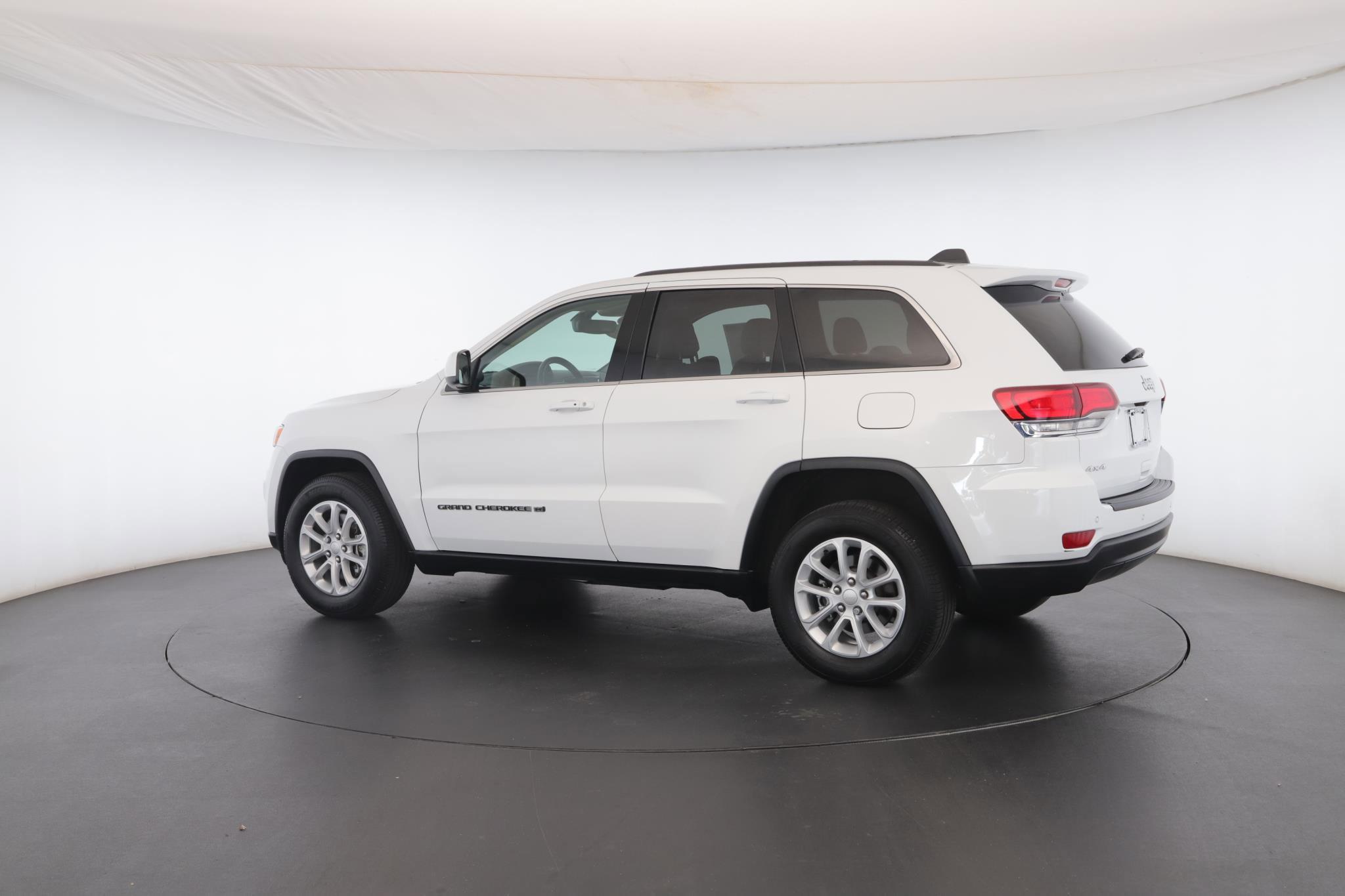 Used 2022 Jeep Grand Cherokee Laredo E image 20