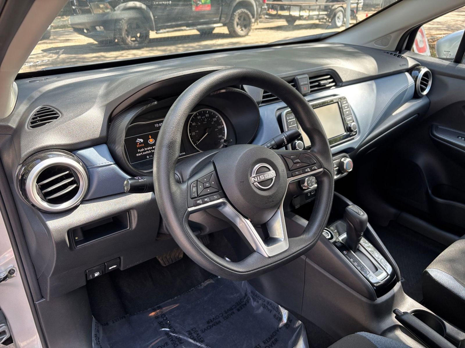Used 2025 Nissan Versa SV w/ Trunk Package FWD image 33