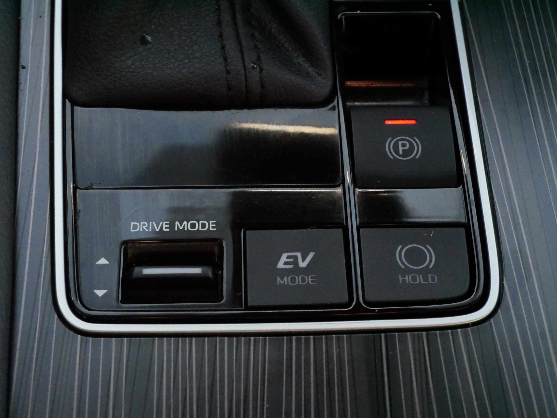 Certified 2024 Toyota Sienna Limited FWD image 28