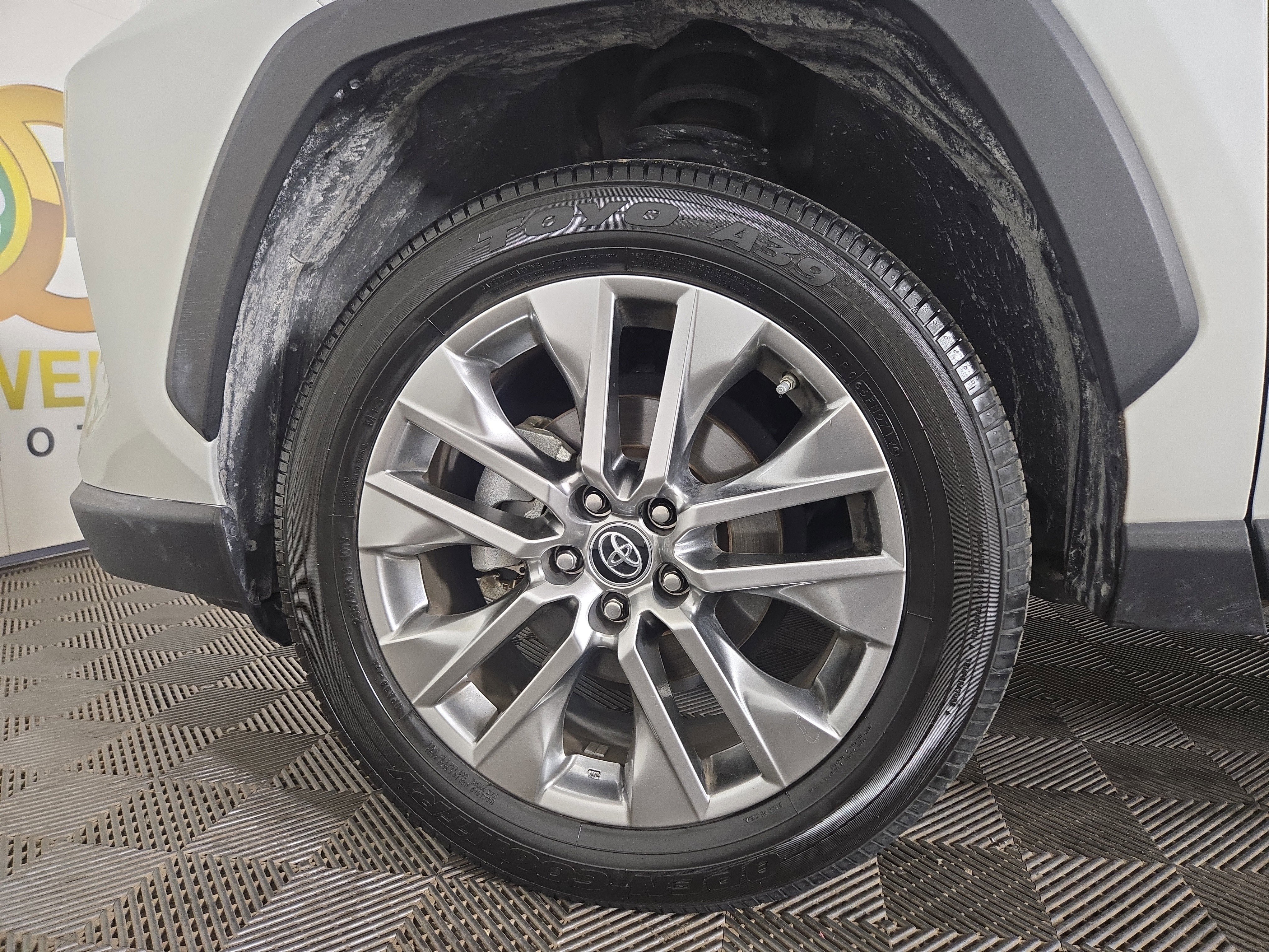 Used 2019 Toyota RAV4 Limited w/ Advanced Technology Package FWD image 35
