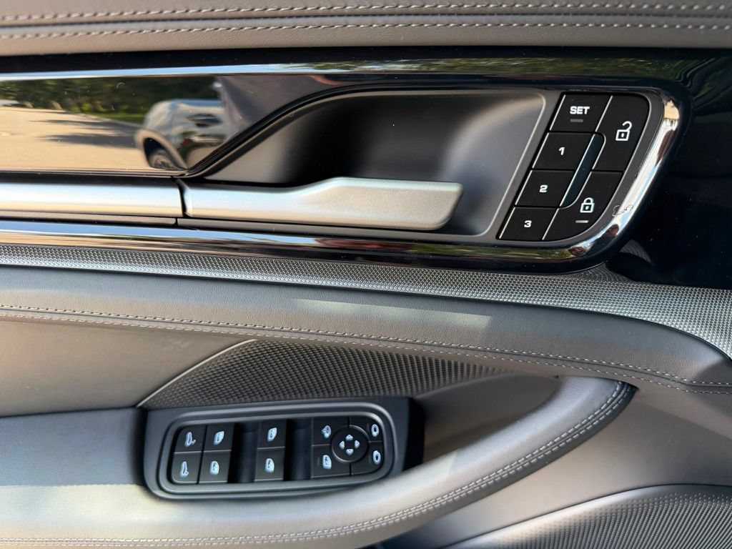 New 2026 Porsche Panamera RWD image 7