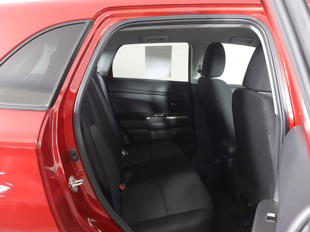 Used 2021 Mitsubishi Outlander Sport SE image 28