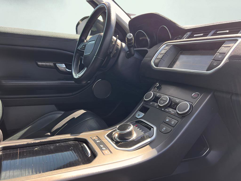 Used 2019 Land Rover Range Rover Evoque SE AWD/4WD image 28
