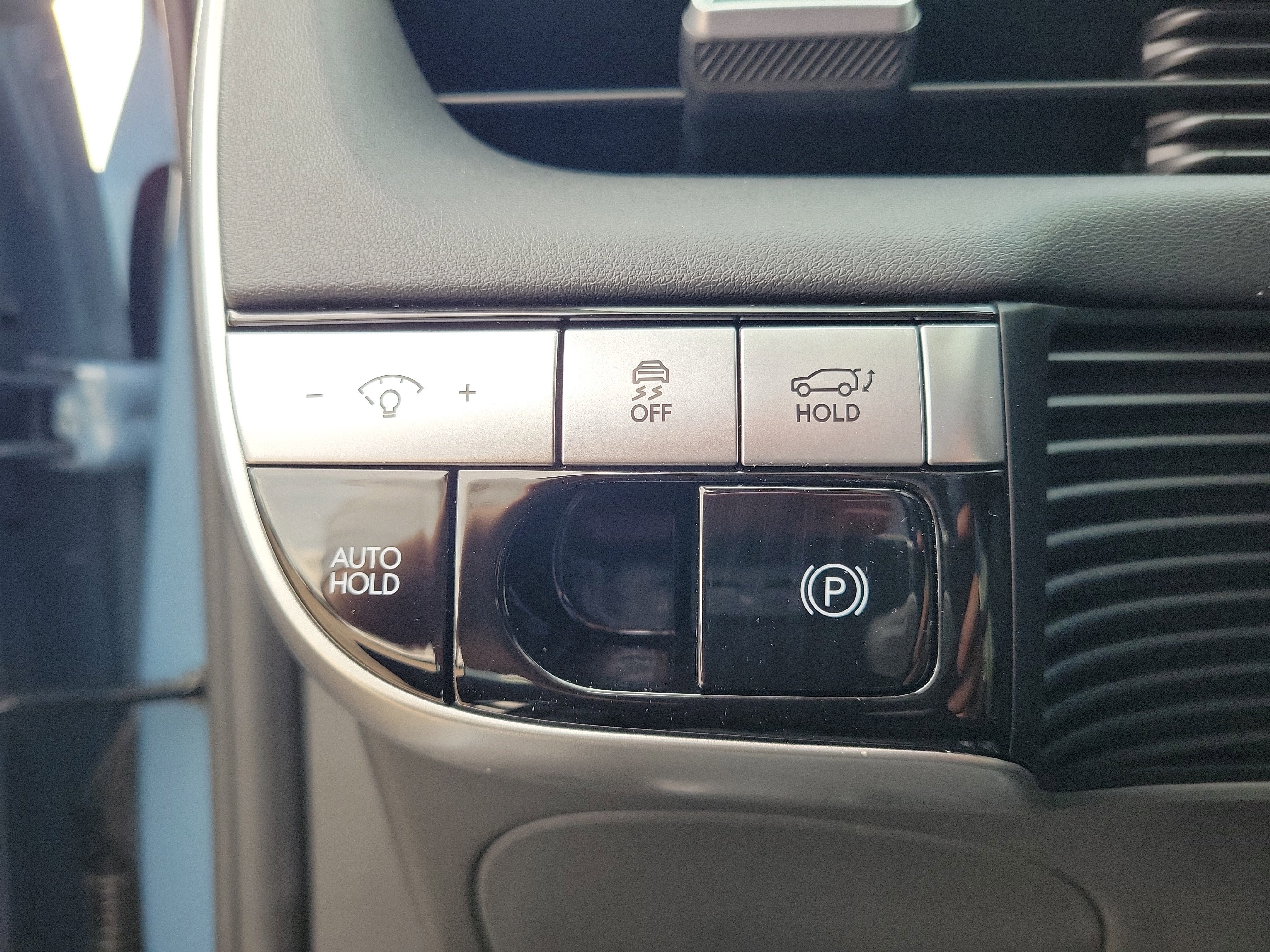 Certified 2023 Hyundai Ioniq 5 Limited w/ Cargo Package image 24