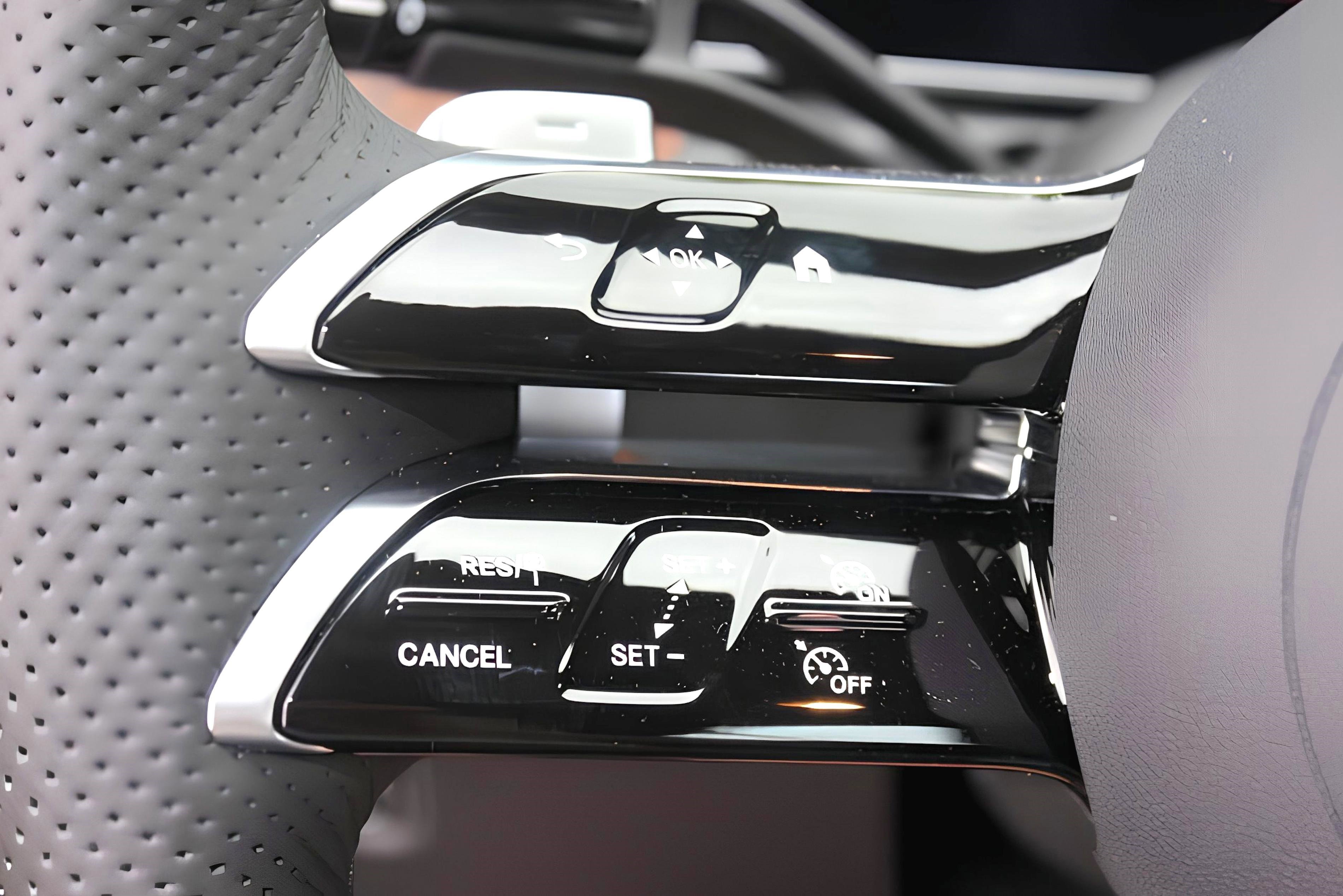 Used 2024 Mercedes-Benz C 300 Sedan image 14