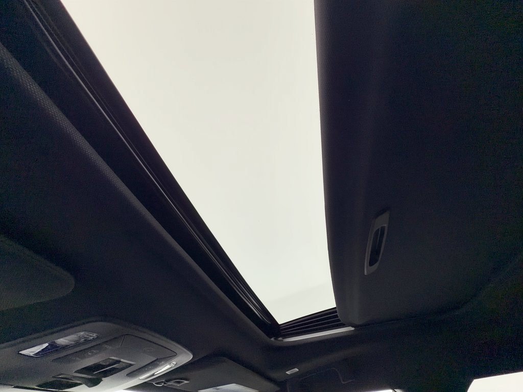 New 2026 Toyota Sienna XSE FWD image 28