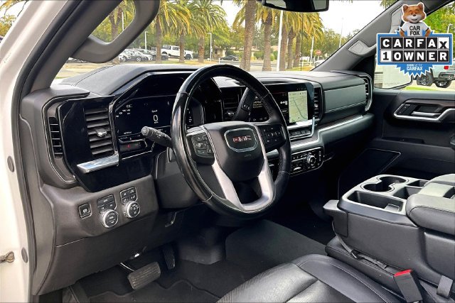 Used 2025 GMC Sierra 1500 SLT AWD/4WD image 14