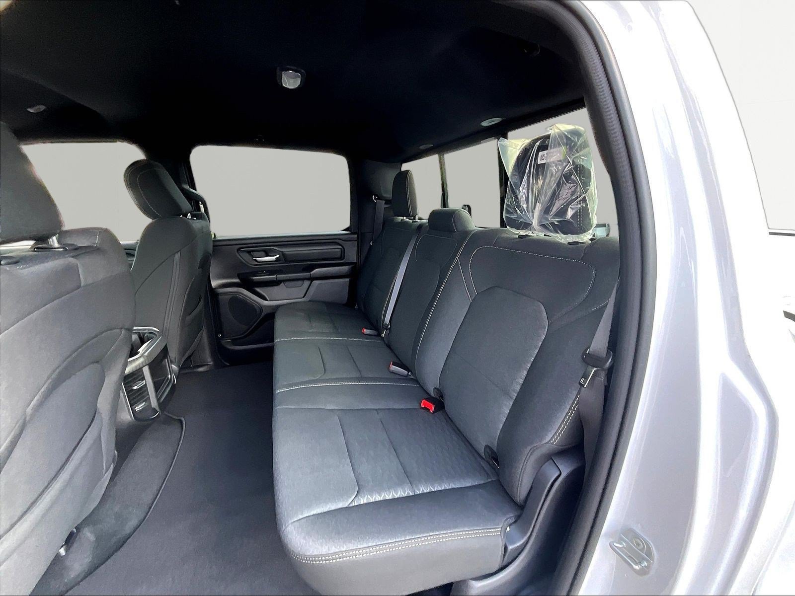 New 2026 RAM 1500 Express AWD/4WD image 18