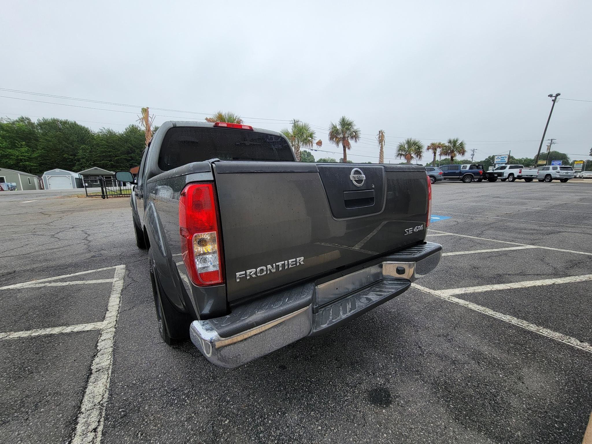 Used 2007 Nissan Frontier SE w/ SE Value Truck Pkg AWD/4WD image 8