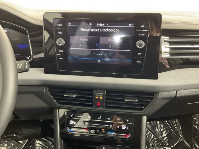 Used 2025 Volkswagen Jetta SE image 24