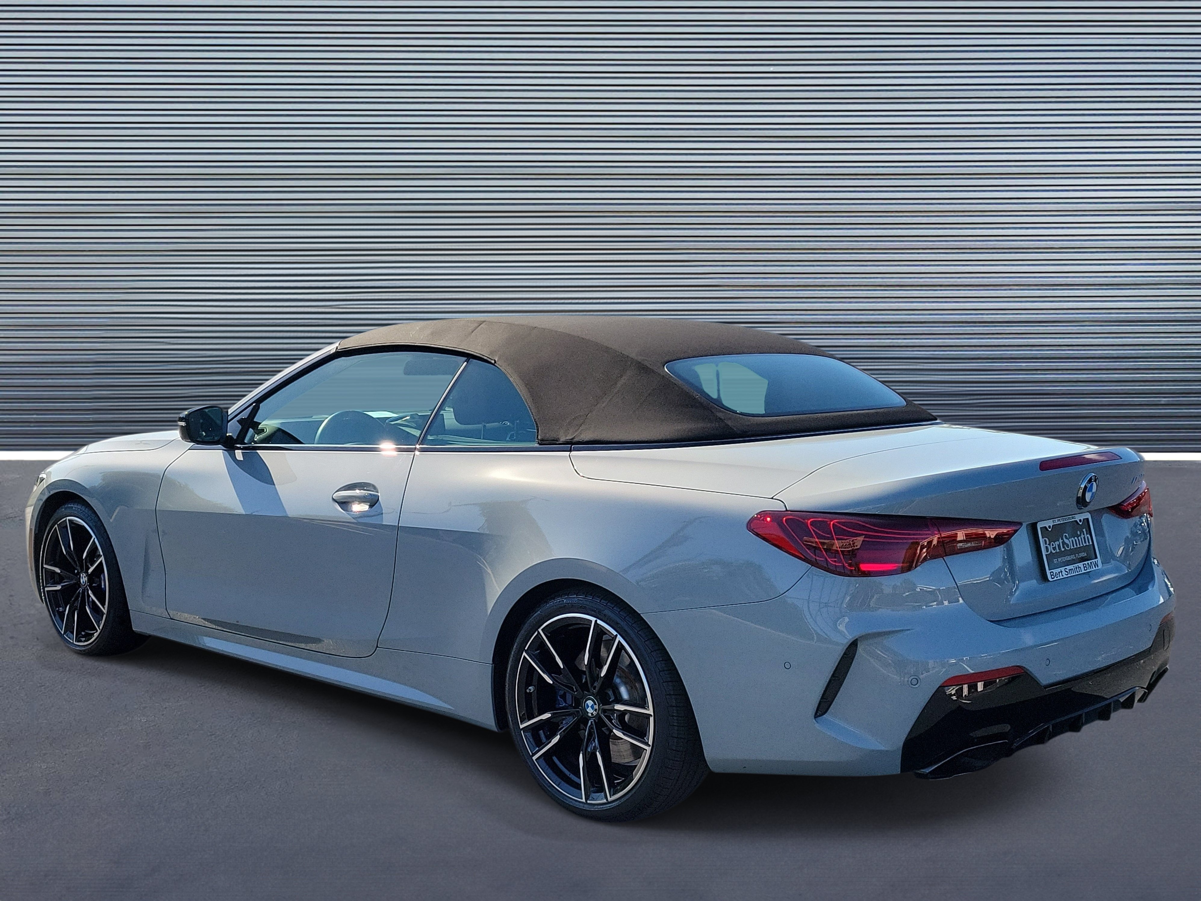 Used 2026 BMW M440i Convertible RWD image 4