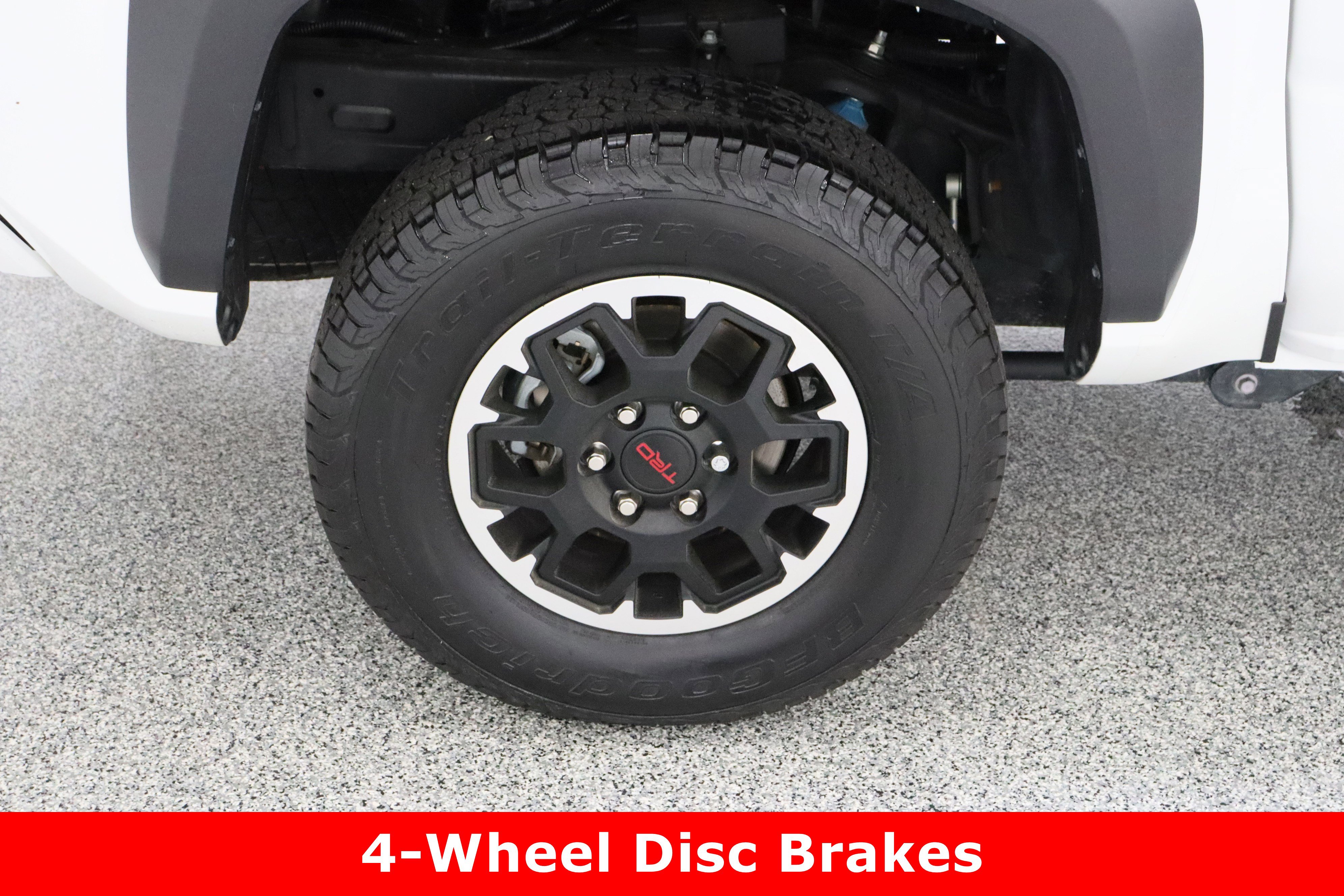 Certified 2025 Toyota Tacoma TRD Off-Road AWD/4WD image 6