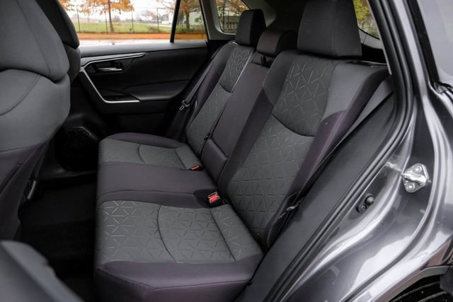 Used 2025 Toyota RAV4 XLE image 40