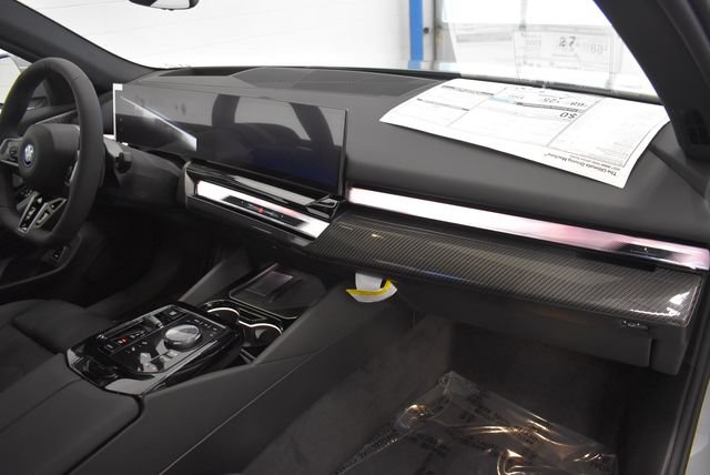 New 2027 BMW 550e xDrive w/ Premium Package AWD/4WD image 18