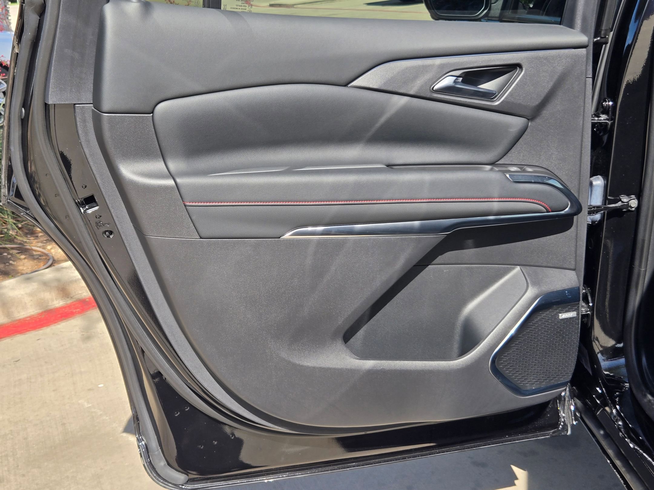 Certified 2024 Chevrolet Traverse RS FWD image 23