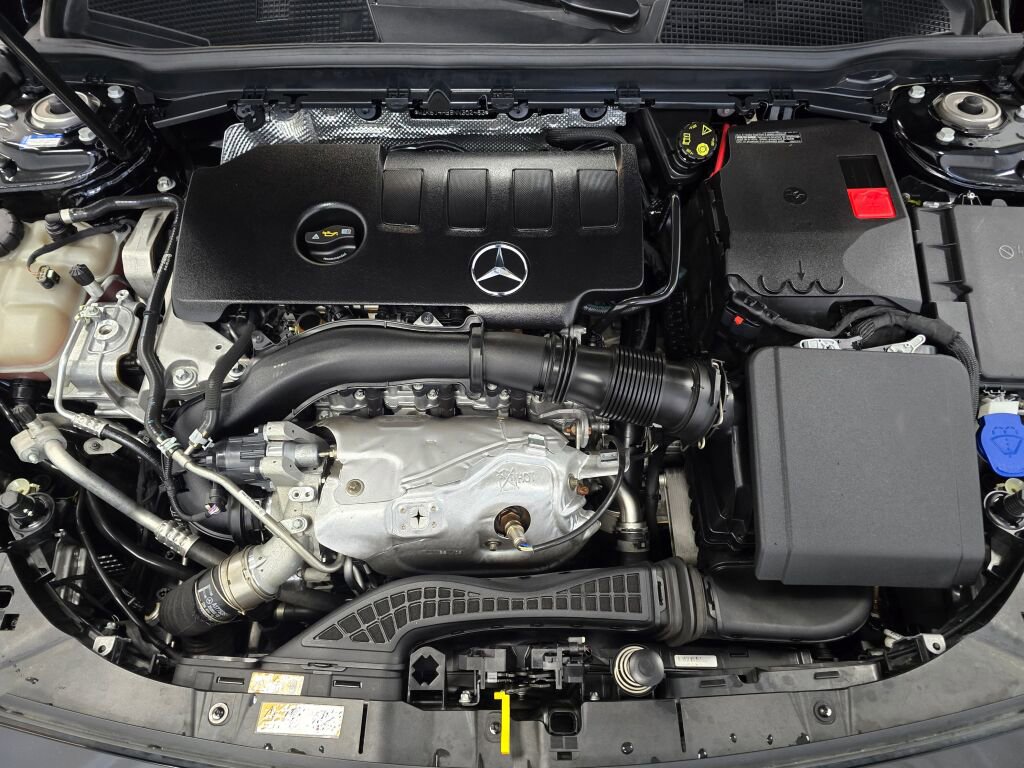 Used 2022 Mercedes-Benz CLA 250 4MATIC image 8