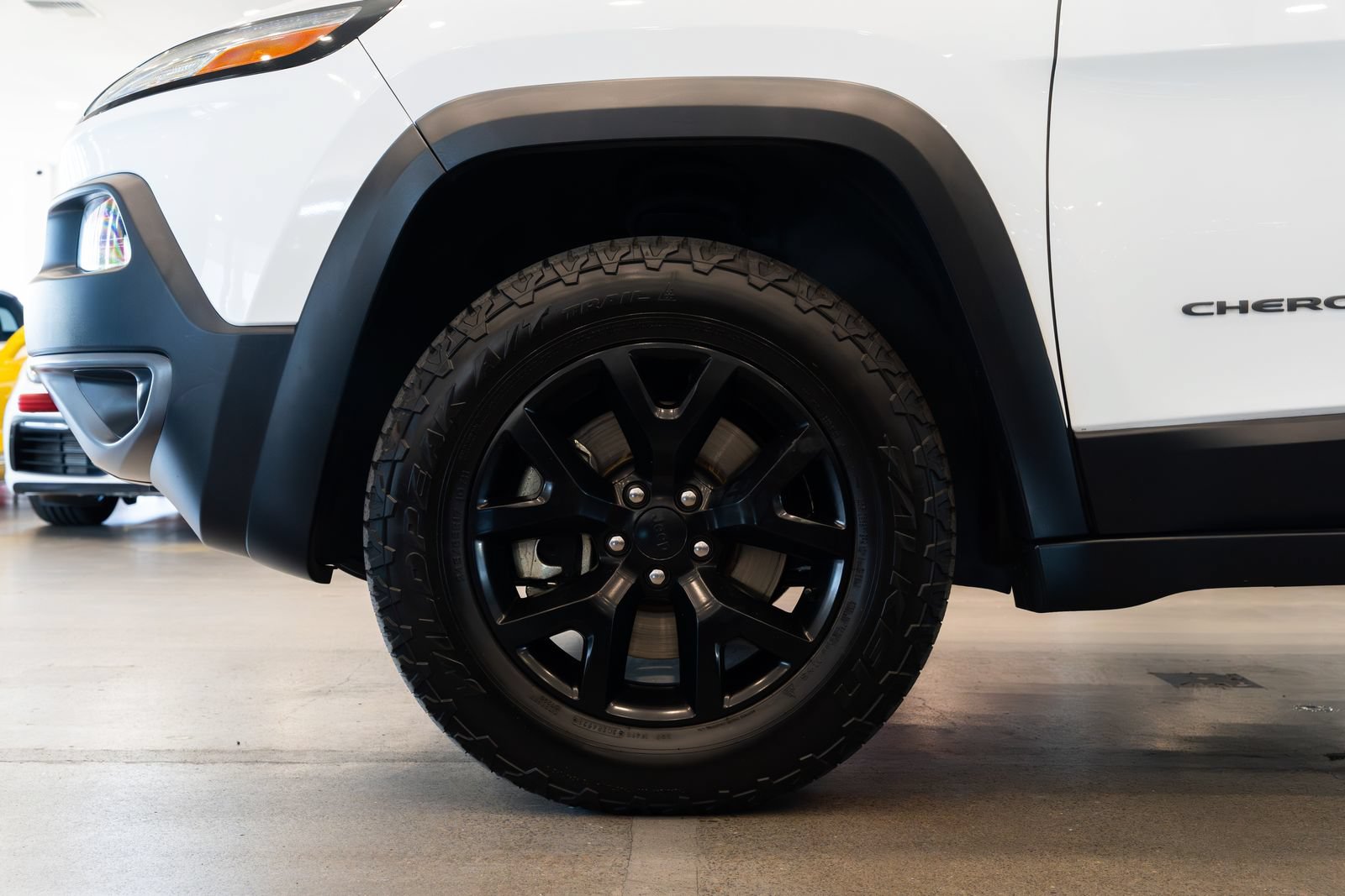 Used 2018 Jeep Cherokee Trailhawk w/ Comfort/Convenience Group AWD/4WD image 7