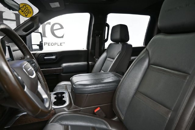 Used 2023 GMC Sierra 3500 Denali w/ Denali Ultimate Package AWD/4WD image 17
