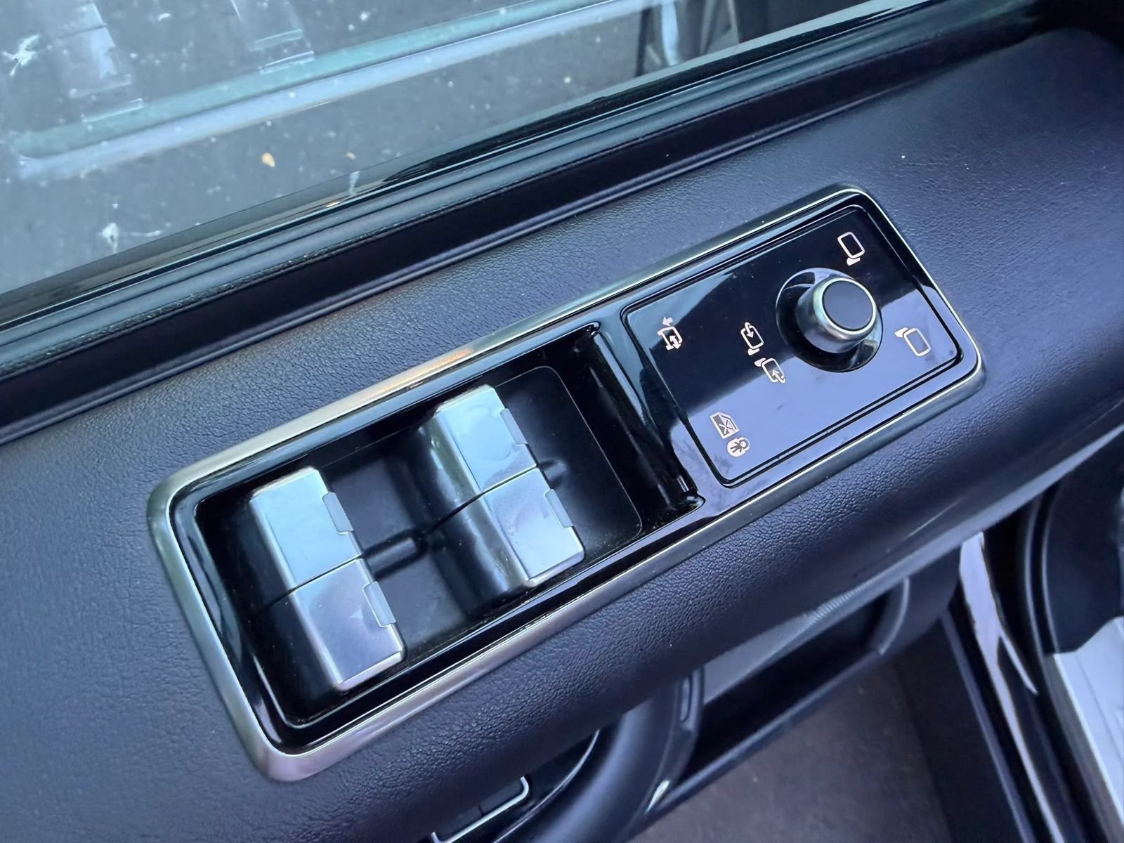 Used 2019 Land Rover Range Rover HSE AWD/4WD image 17