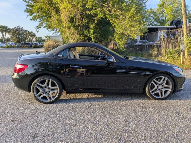 Used 2016 Mercedes-Benz SLK 300 image 3