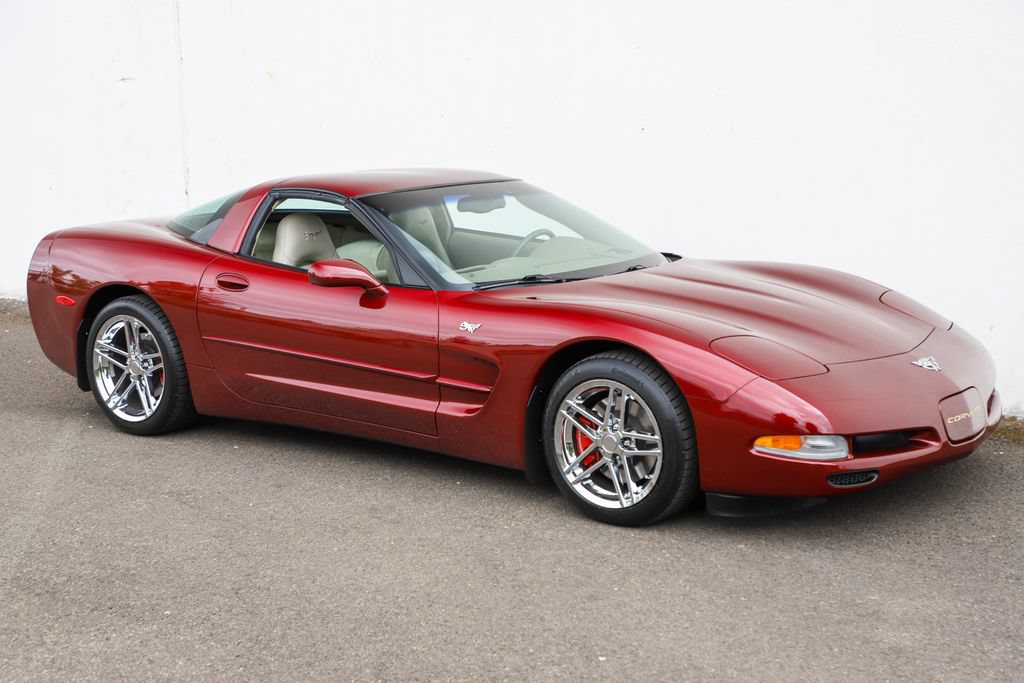 Used 2003 Chevrolet Corvette Coupe w/ Preferred Equipment Group RWD image 22