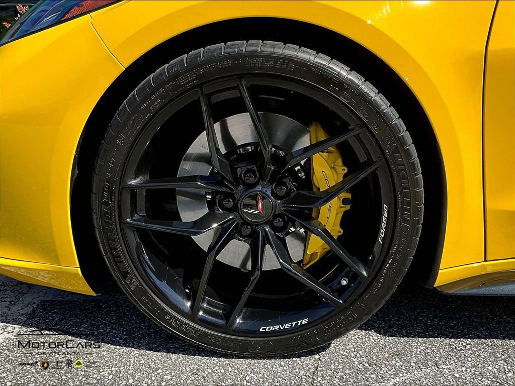 Used 2025 Chevrolet Corvette Z06 w/ Stealth Interior Trim Package RWD image 9