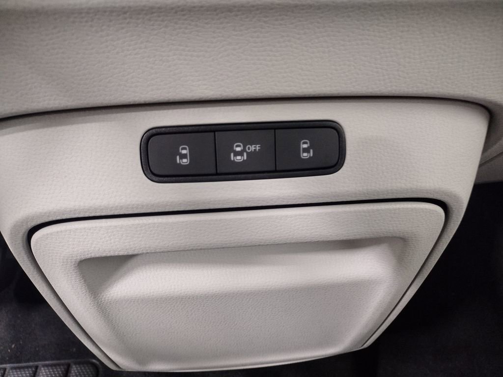 New 2025 Volkswagen ID. Buzz Pro S Plus image 38