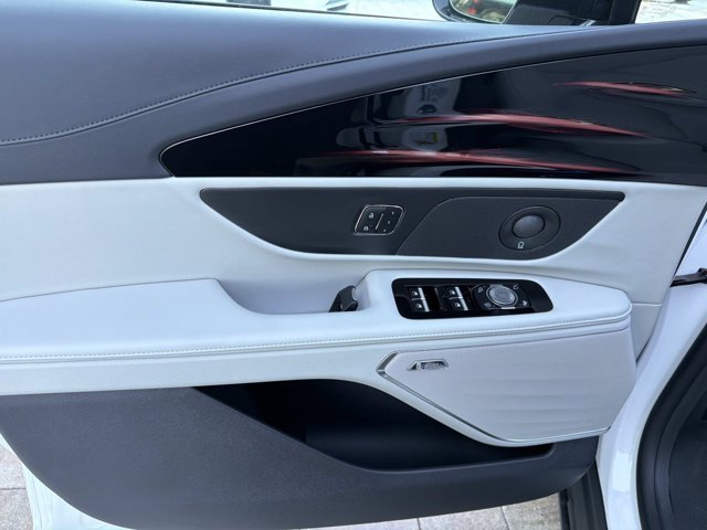 New 2026 Lincoln Nautilus Premier w/ Equipment Group 102A AWD/4WD image 9