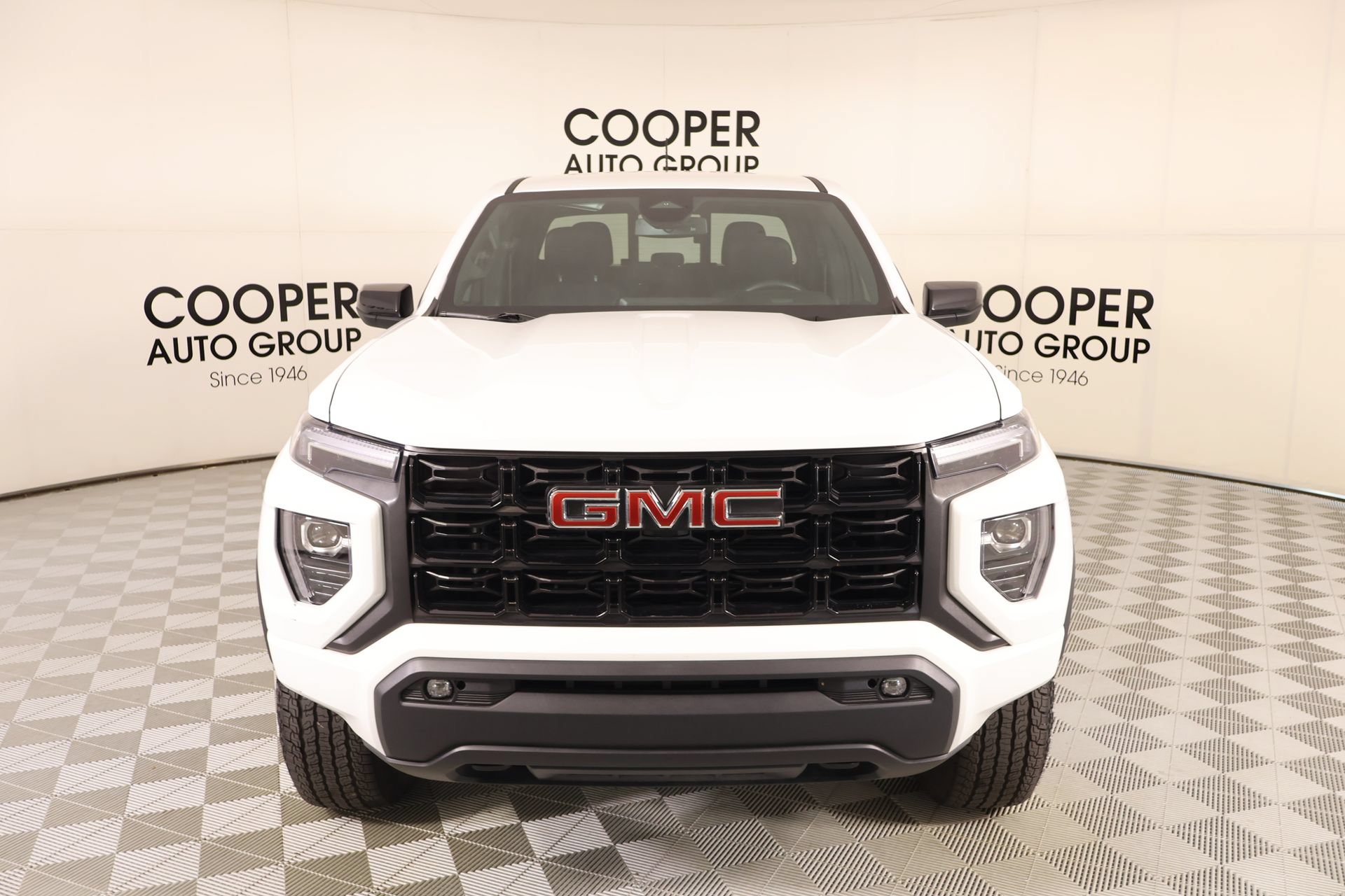 Used 2025 GMC Canyon Elevation w/ Convenience Package RWD image 9
