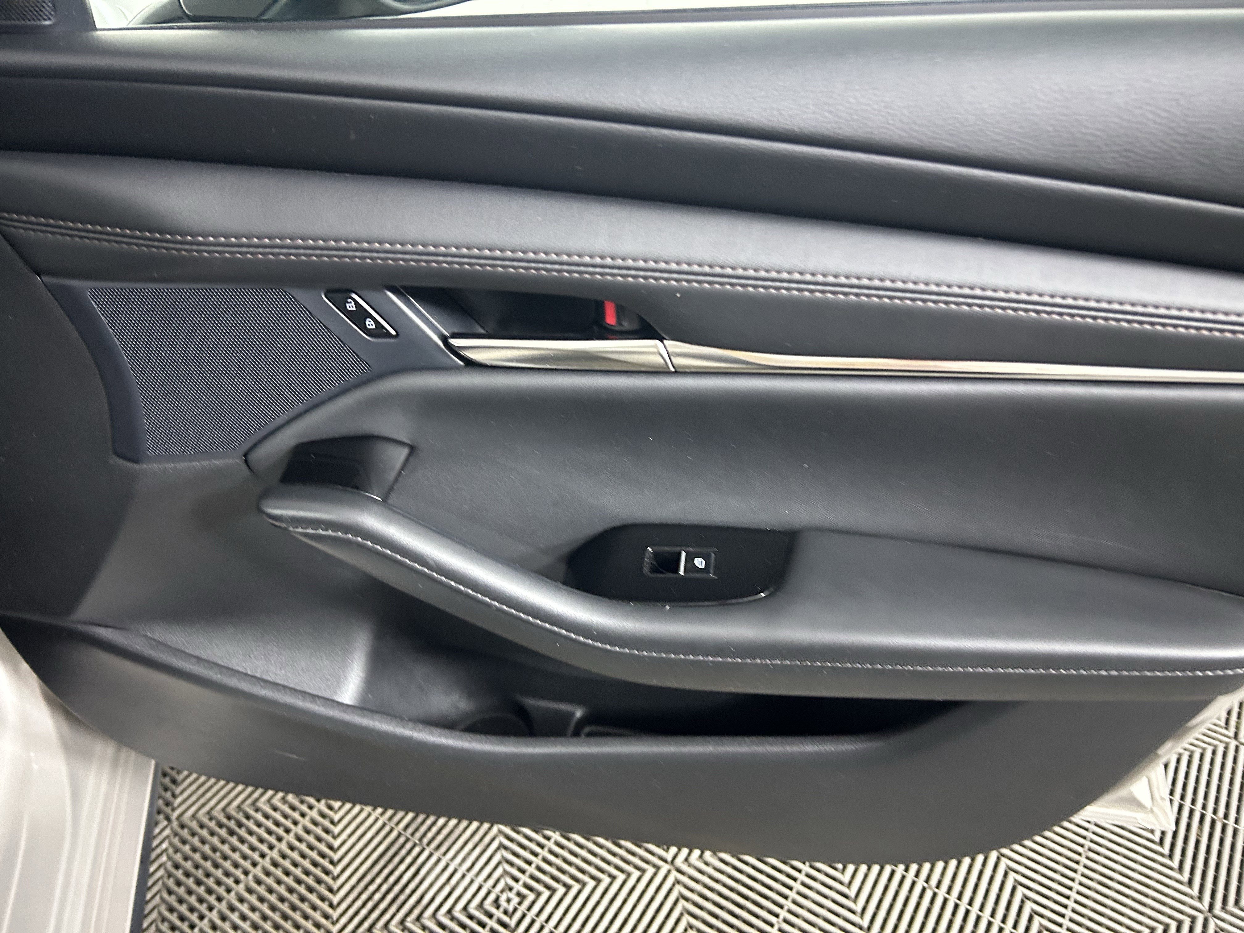 Used 2025 MAZDA MAZDA3 s image 44