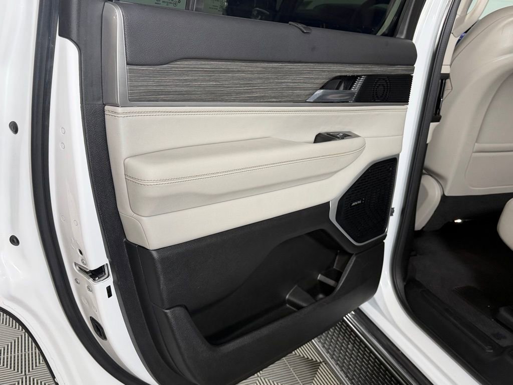 Certified 2022 Jeep Wagoneer Series II w/ Convenience Group I image 35