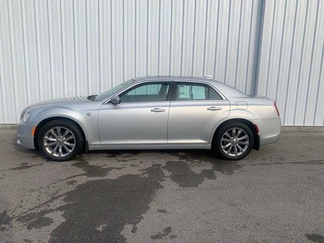 Used 2020 Chrysler 300 Touring L w/ Value Package AWD/4WD image 7