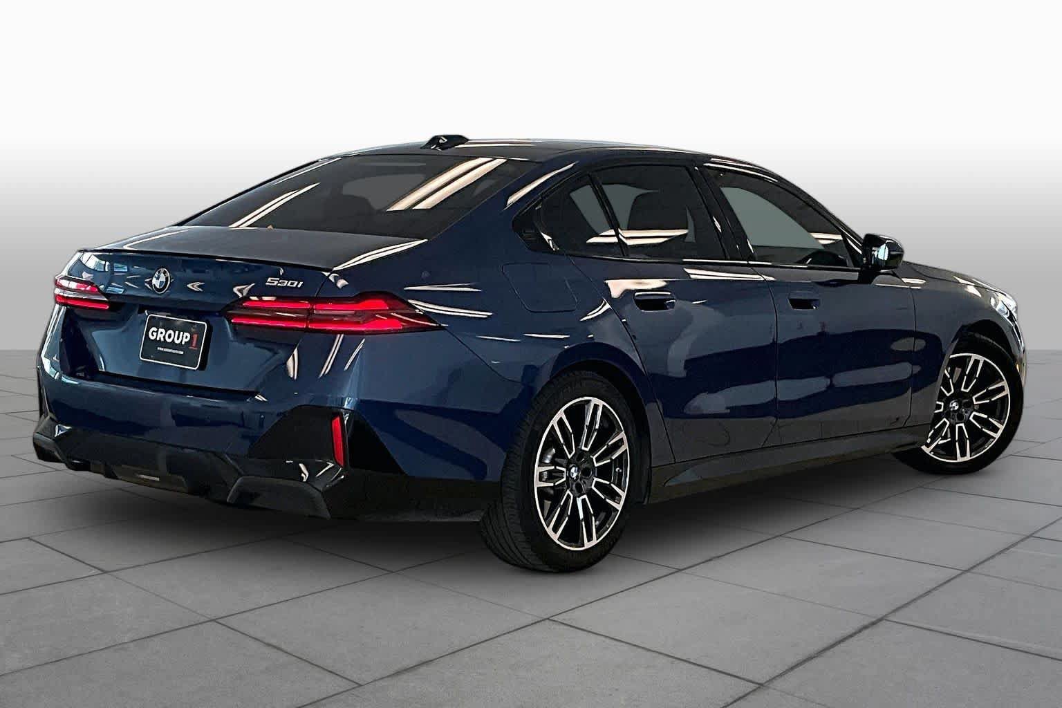 Used 2024 BMW 530i w/ M Sport Package RWD image 11