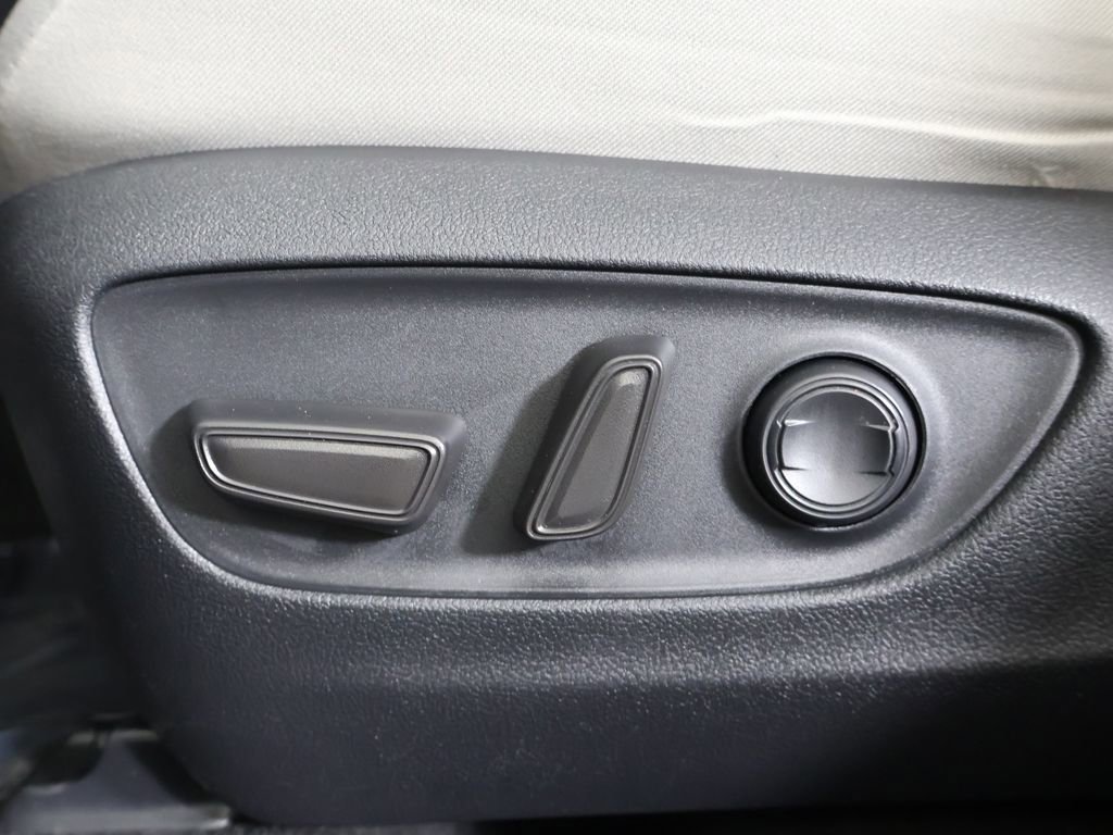 Used 2024 Toyota RAV4 XLE image 30