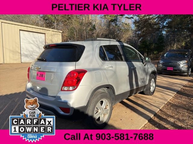 Used 2022 Chevrolet Trax LT w/ LT Convenience Package image 10