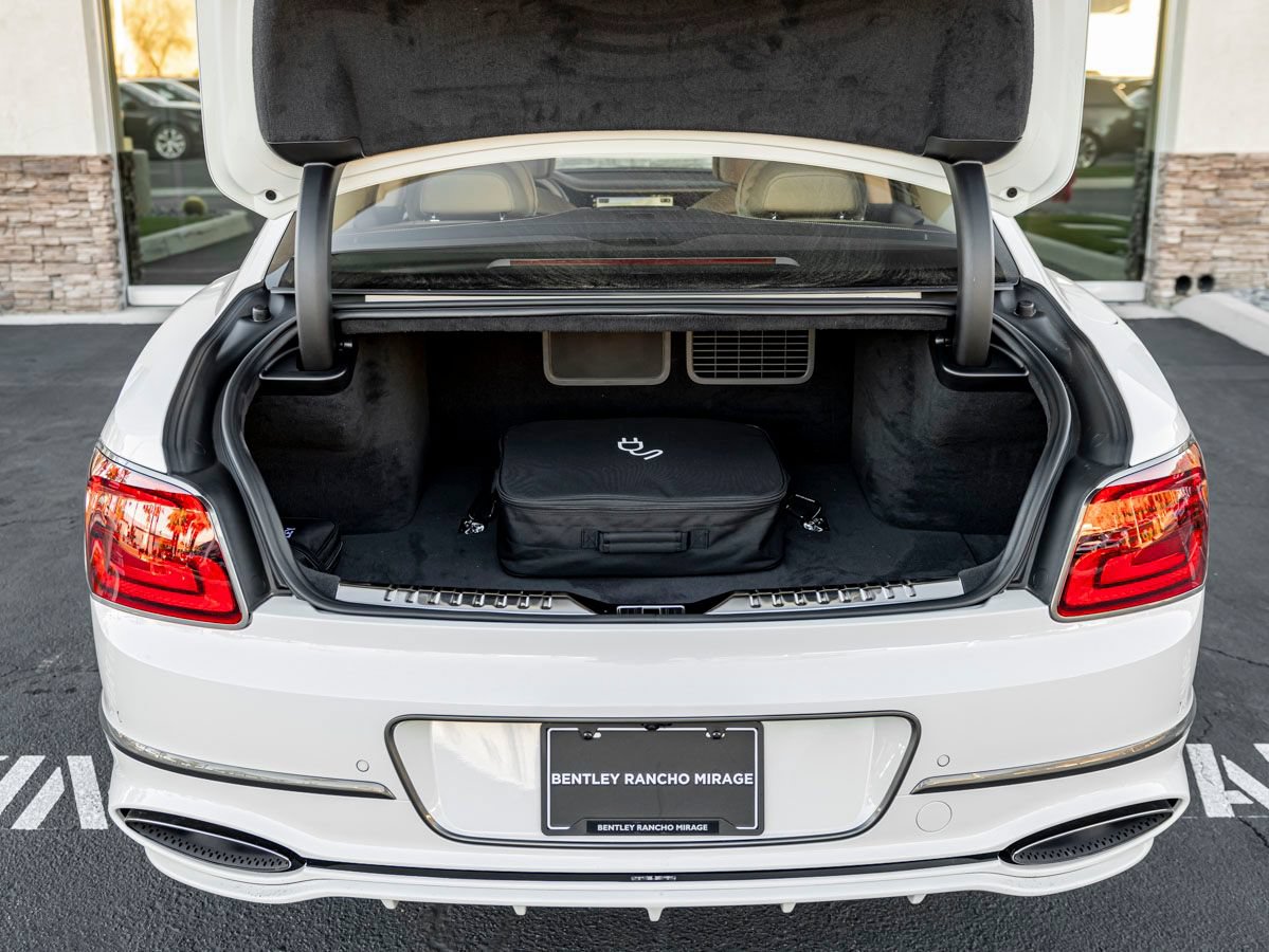 Used 2025 Bentley Flying Spur Plug-In Hybrid AWD/4WD image 27