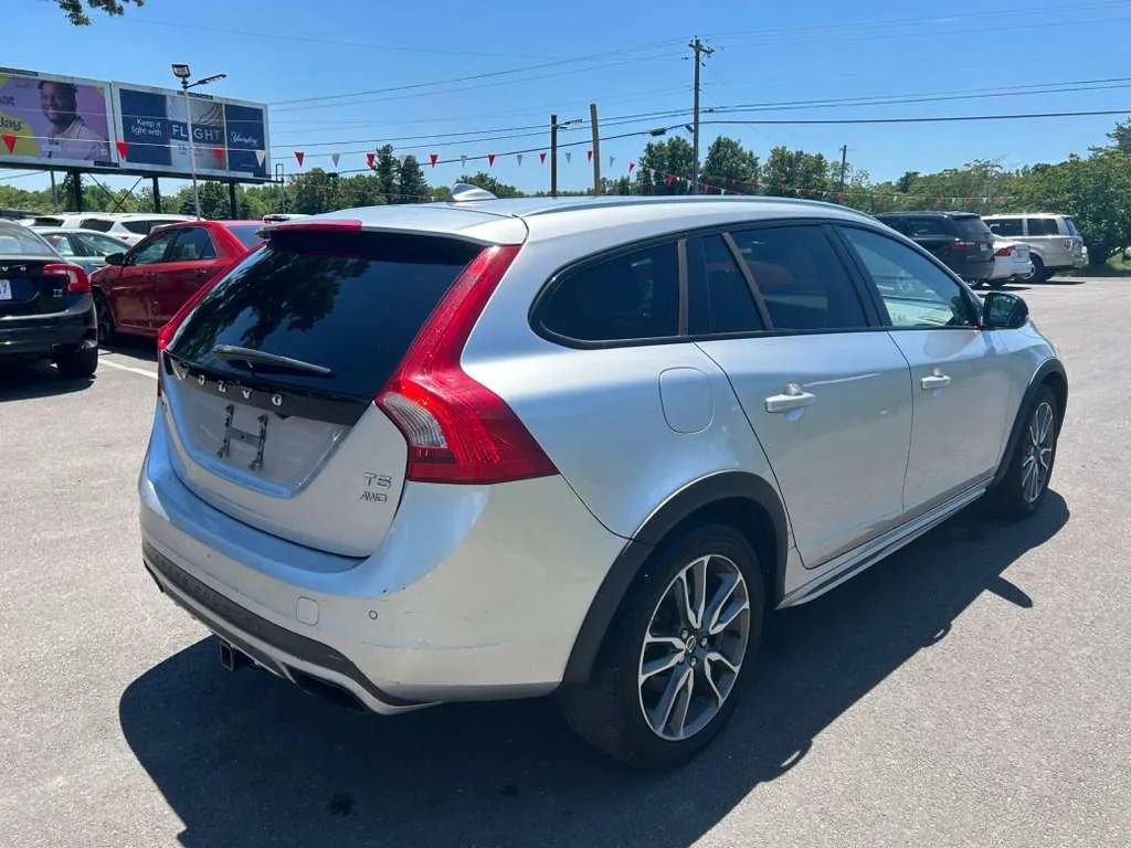 Used 2016 Volvo V60 T5 Cross Country AWD/4WD image 11
