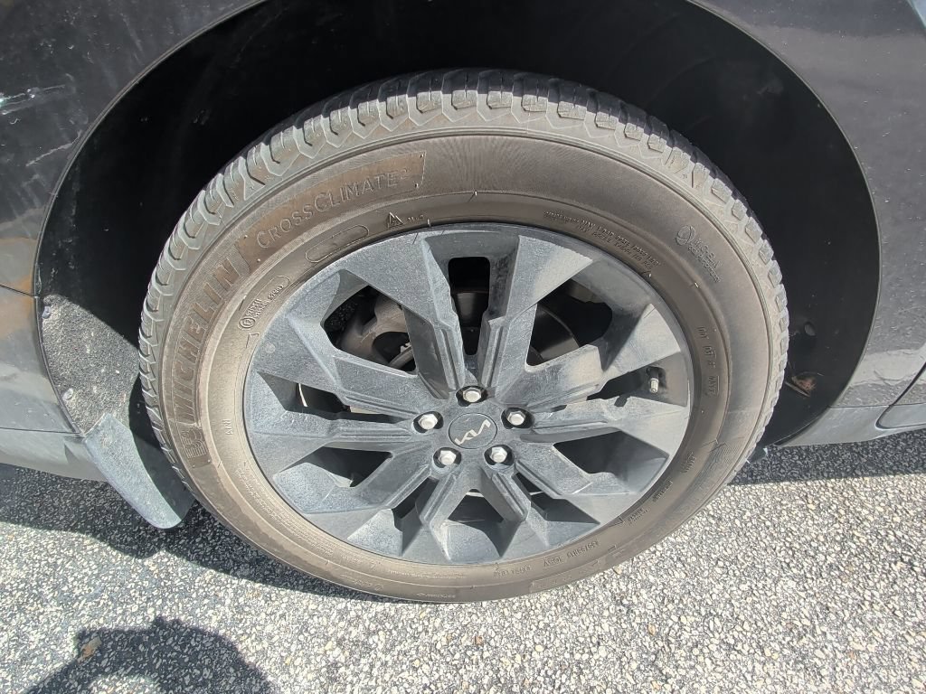 Used 2023 Kia Carnival SX Prestige FWD image 19