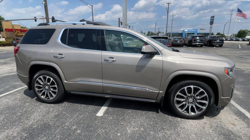 Used 2022 GMC Acadia Denali w/ Denali Ultimate Package AWD/4WD image 3
