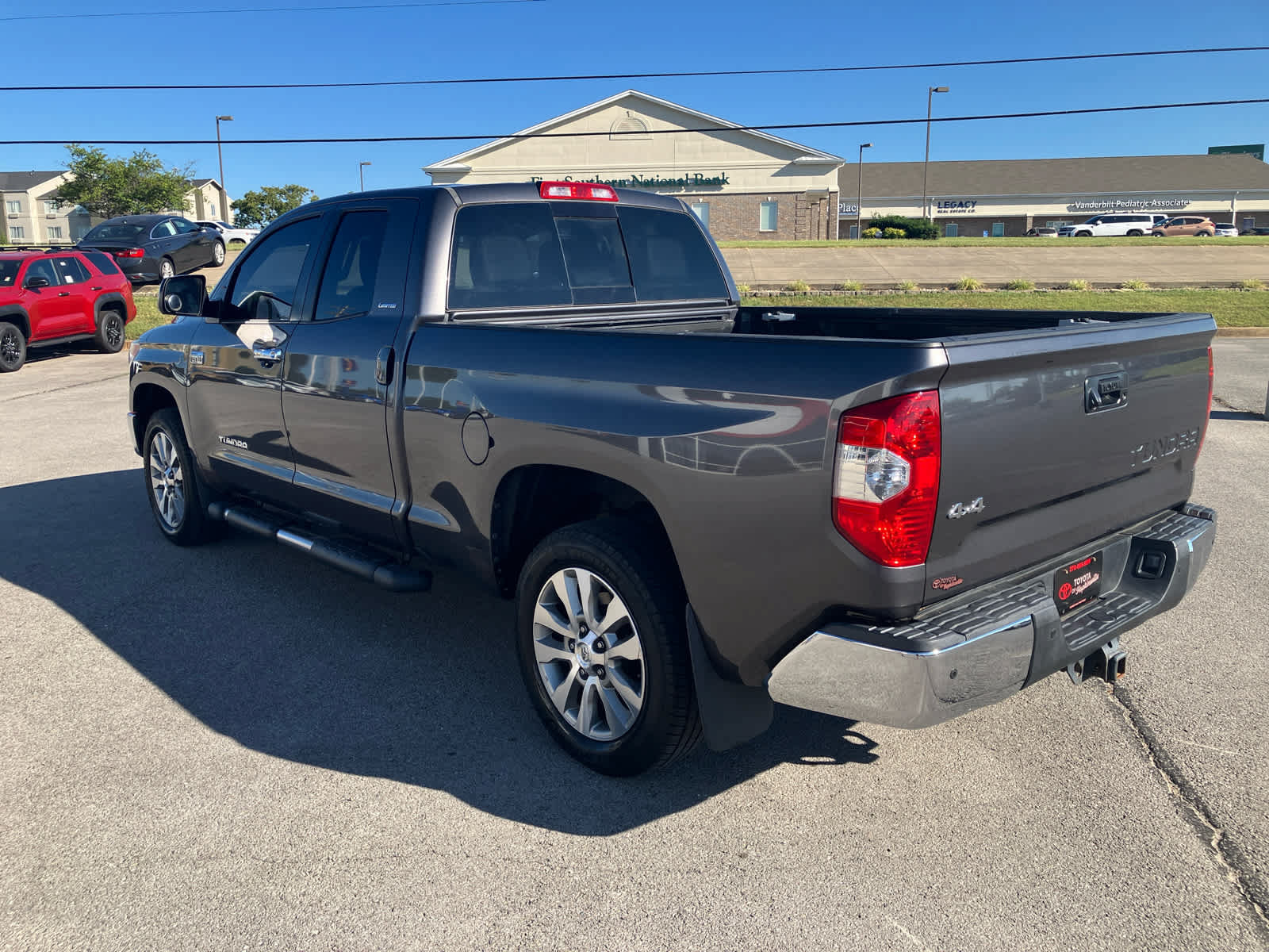 Used 2014 Toyota Tundra Limited w/ Limited Premium Package AWD/4WD image 5