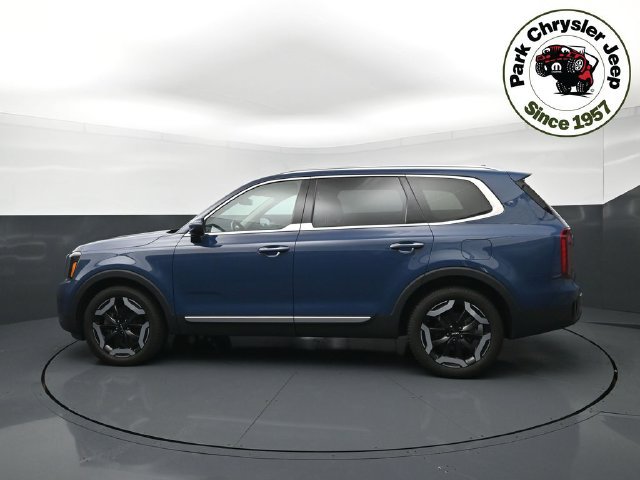 Used 2023 Kia Telluride S w/ S Sunroof Package AWD/4WD image 3