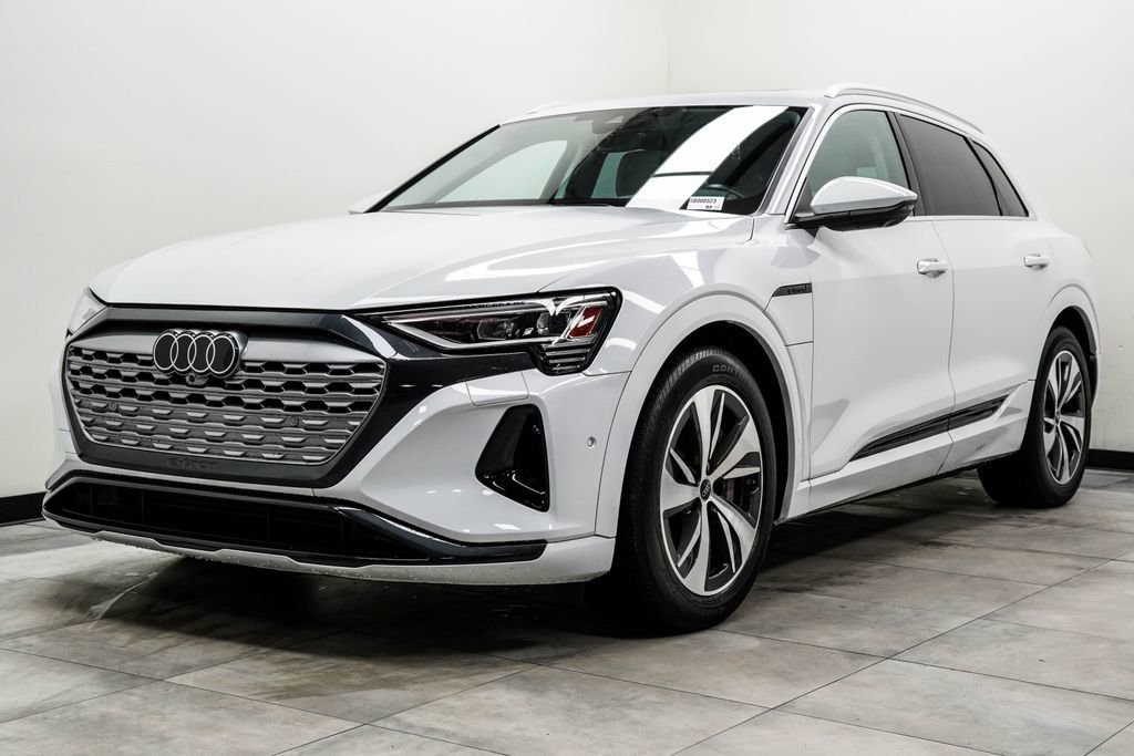 Used 2024 Audi Q8 e-tron Premium Plus w/ Premium Plus Package AWD/4WD image 7