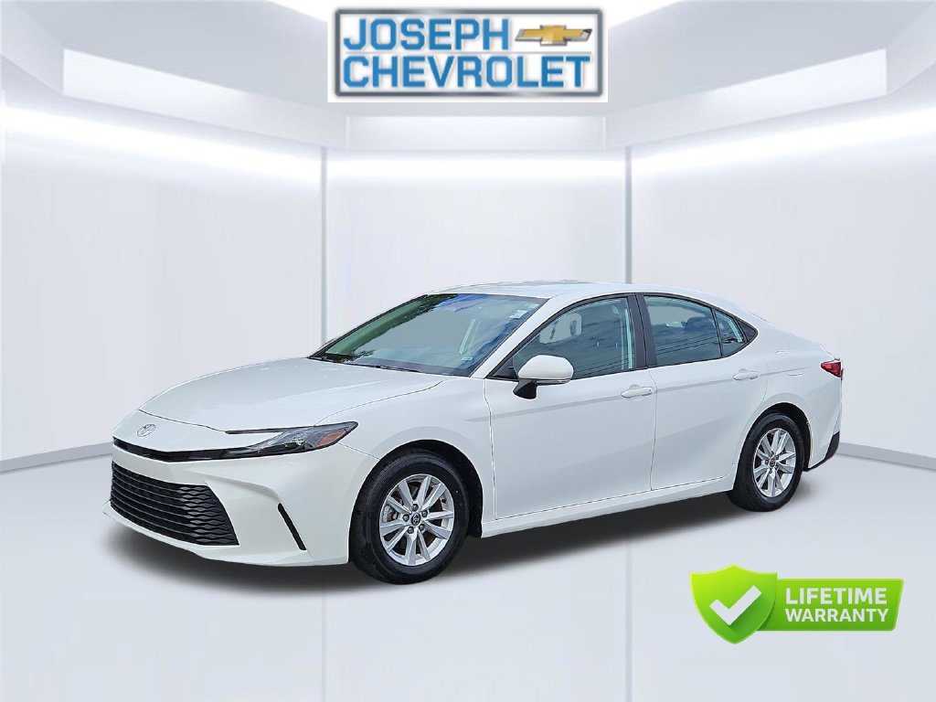 Used 2025 Toyota Camry LE FWD image 2