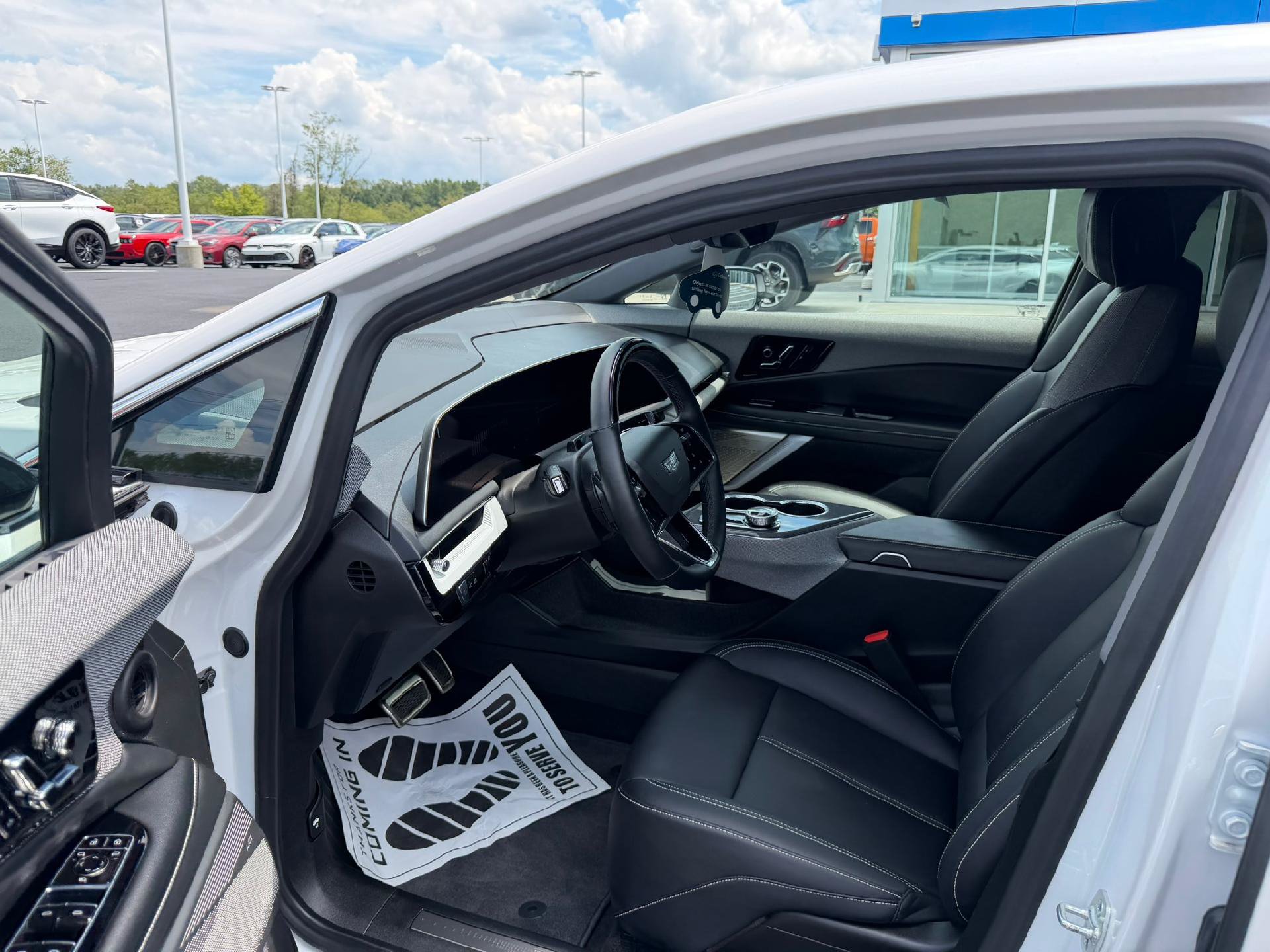 Certified 2025 Cadillac Optiq Luxury 1 AWD/4WD image 17