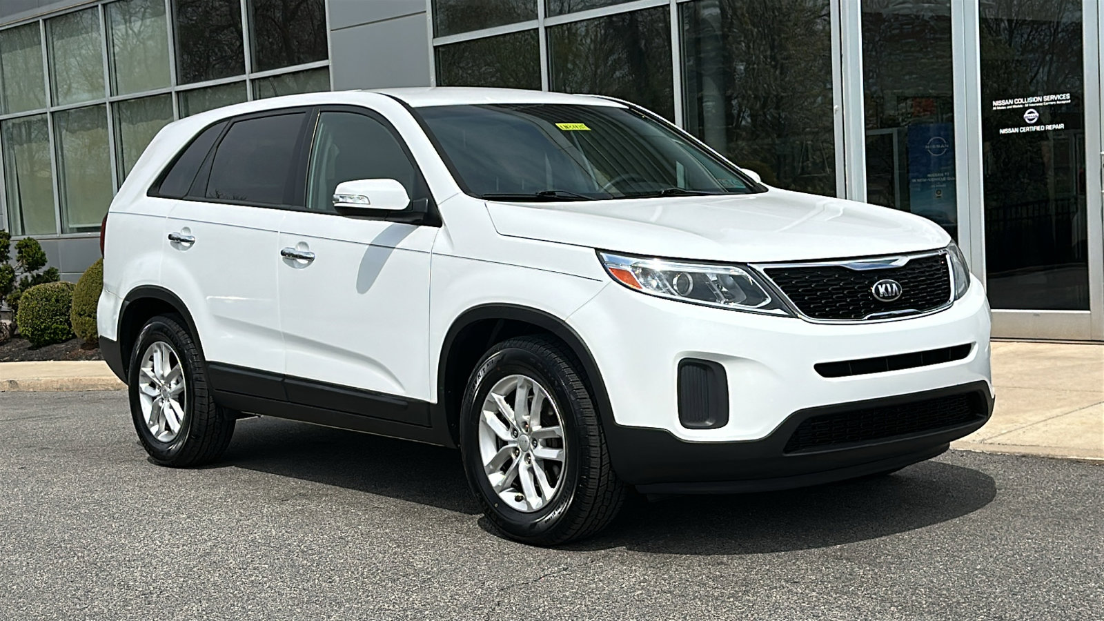 Used 2015 Kia Sorento LX image 2