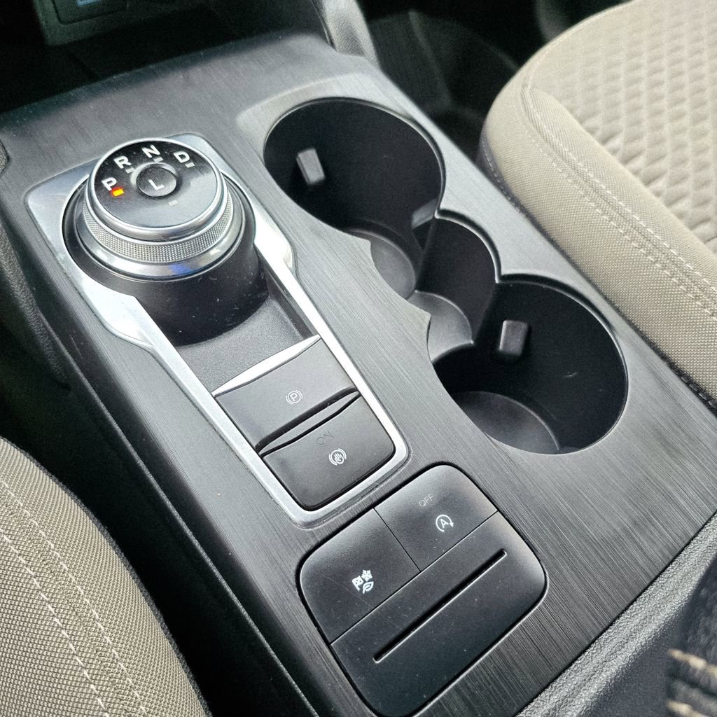 Used 2020 Ford Escape SE image 11