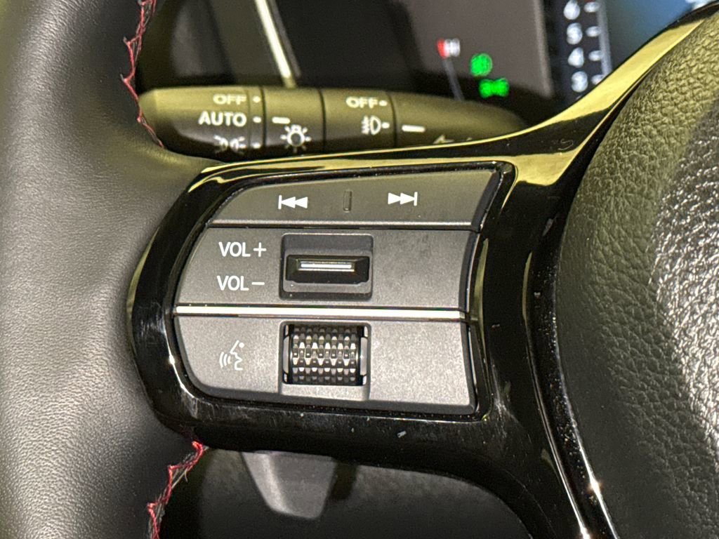 Certified 2025 Honda Pilot Black Edition image 33